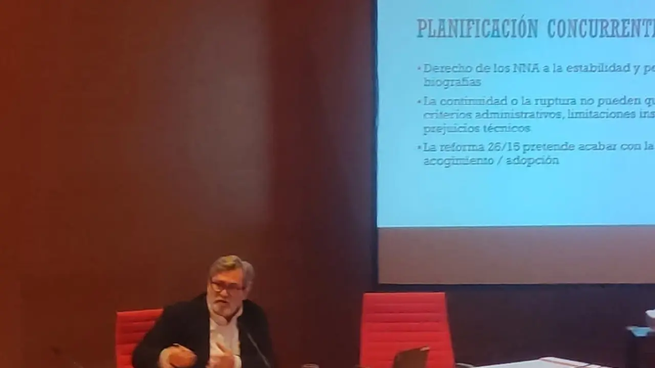 Antonio Ferrandis intervino en el "VI Congreso galego de adopci&oacute;n e acollemento" de Manaia