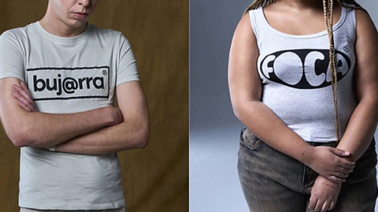 En la foto, parte de la imagen de la campa&ntilde;a "El odio deja marcas"
